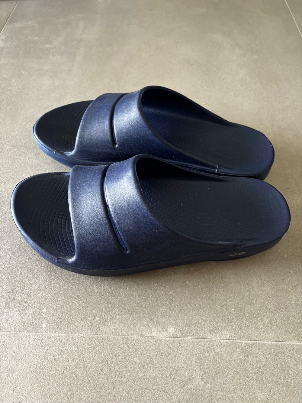 NWOT Oofos Men’s navy Slide Sandals - Slip-On Comfort - Picture 4 of 4